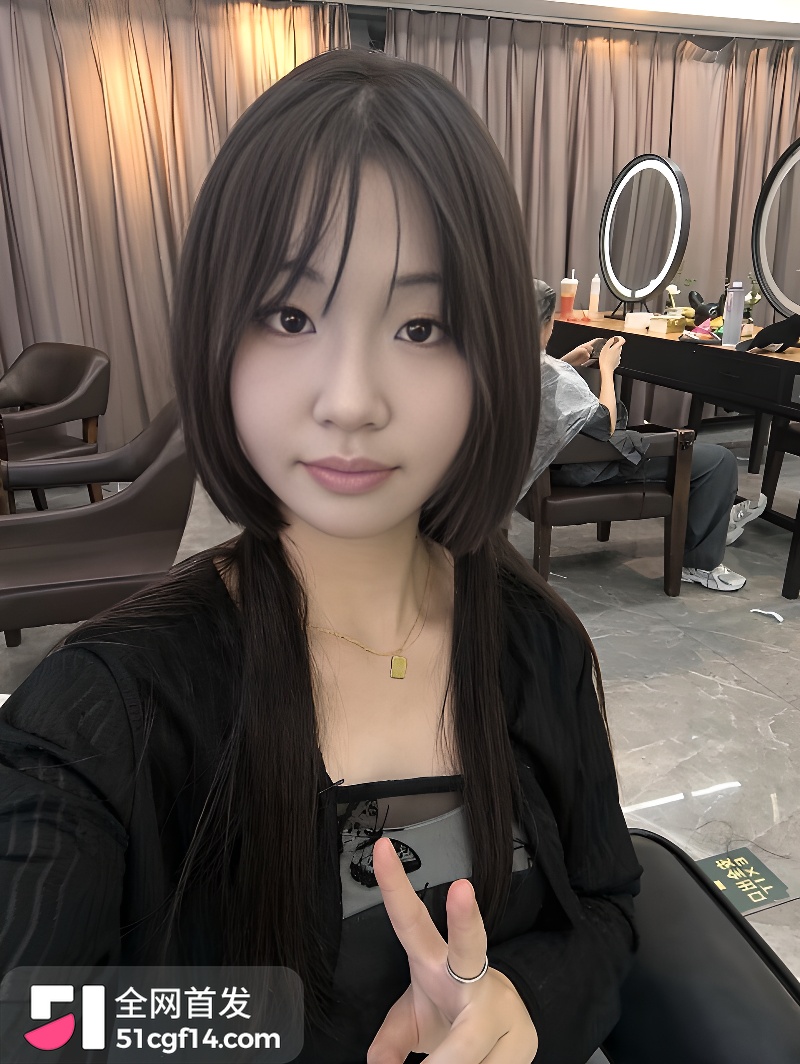 短发学生妹酒店性爱自拍 1