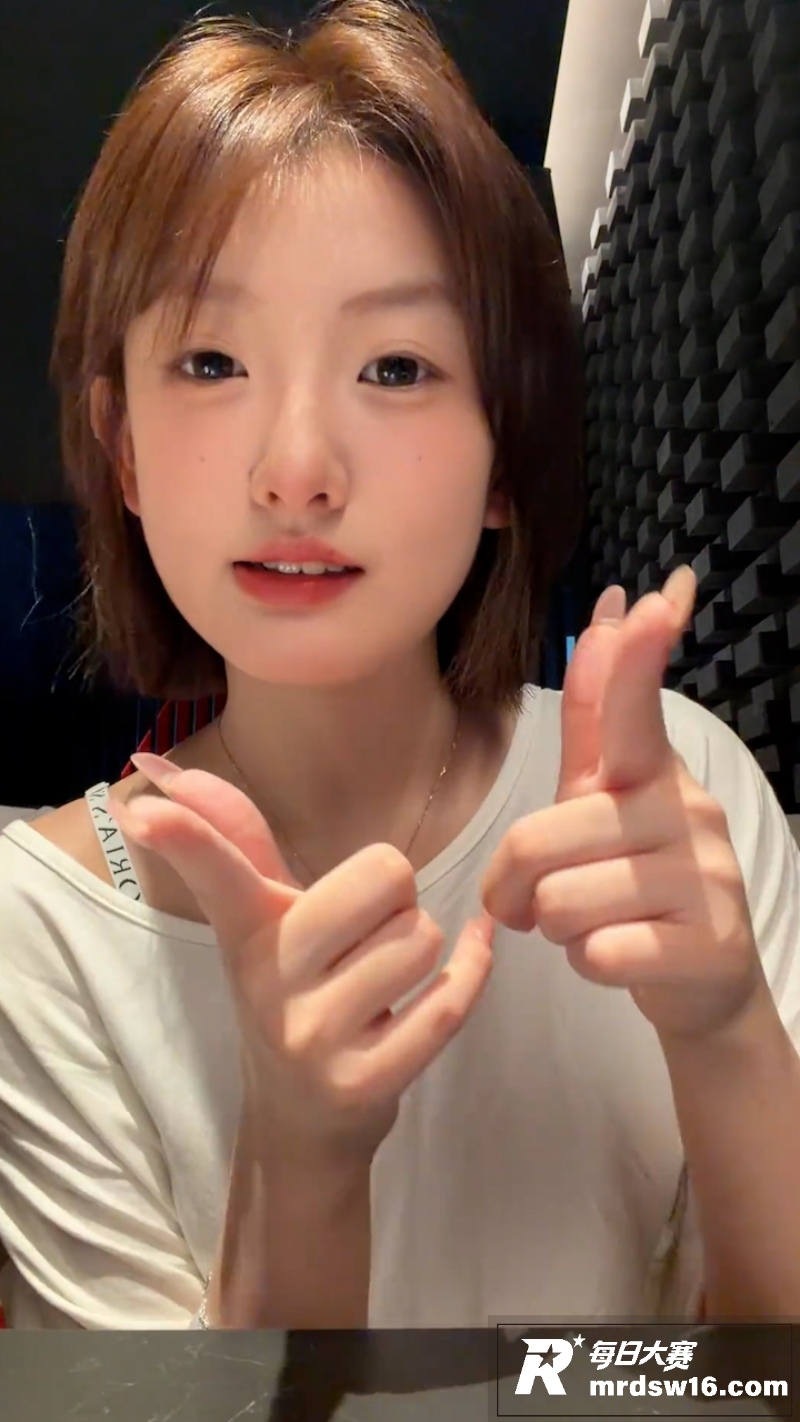 抖音高颜值网红 小小相关图片6